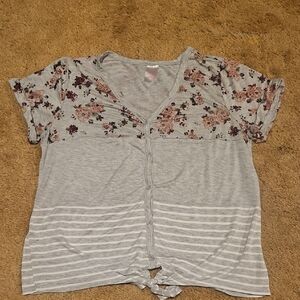 No Boundaries Gray Floral Button-Down  Knit Top